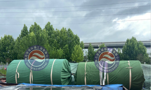 多座書脊式橡膠壩生產(chǎn)完畢準備發(fā)貨